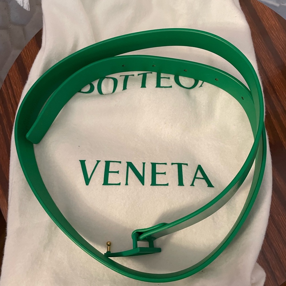 BOTTEGA VENETA Green Parakeet Green Leather Belt Size 75